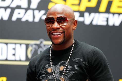 Floyd Mayweather spends big in Gucci store on South Africa trip 